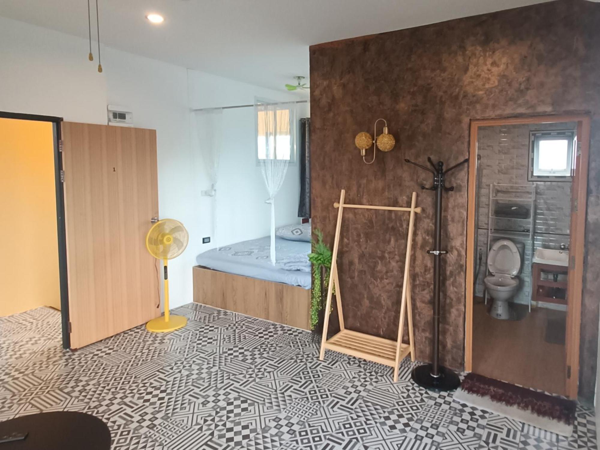 Merit Courtyard Suvarnaphumi House Bangkok Ngoại thất bức ảnh